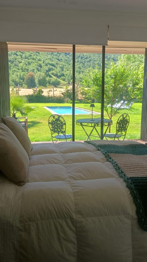 Habitación con 2 camas de Casa Maqui en el Valle de Colchagua